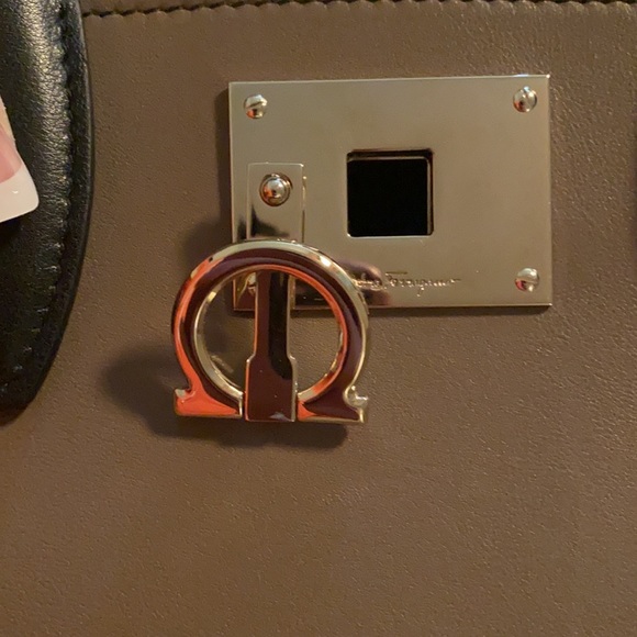 Ferragamo satchel - Picture 4 of 10